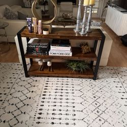 Beautifull Table (rooms To Go )