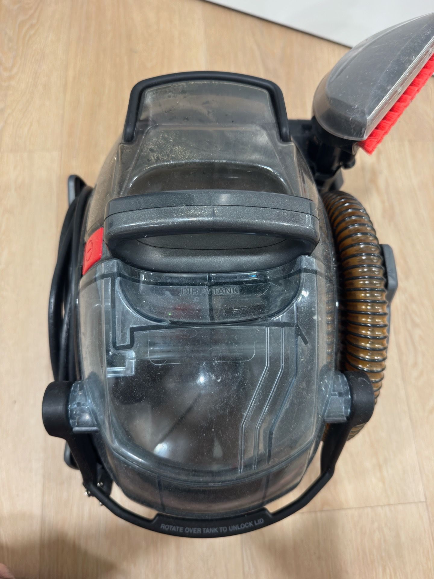 Vacuum spot cleaner