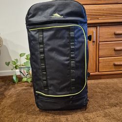High Sierra AT8 Checked In Travel Luggage Suitcase 30"