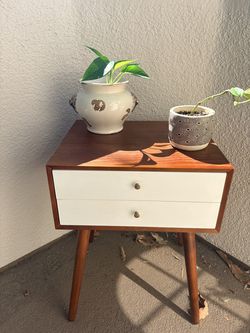 Mid-Century Modern Nightstand / Side Table – 2 Drawer