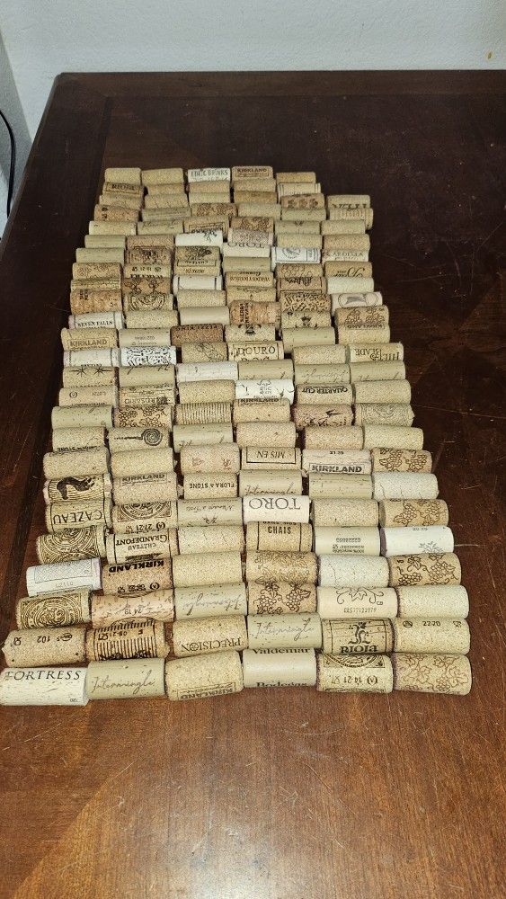 WINE CORKS FOR PROJECTS OR WHATEVER