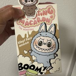 The Monsters Exciting Macaron - Toffee