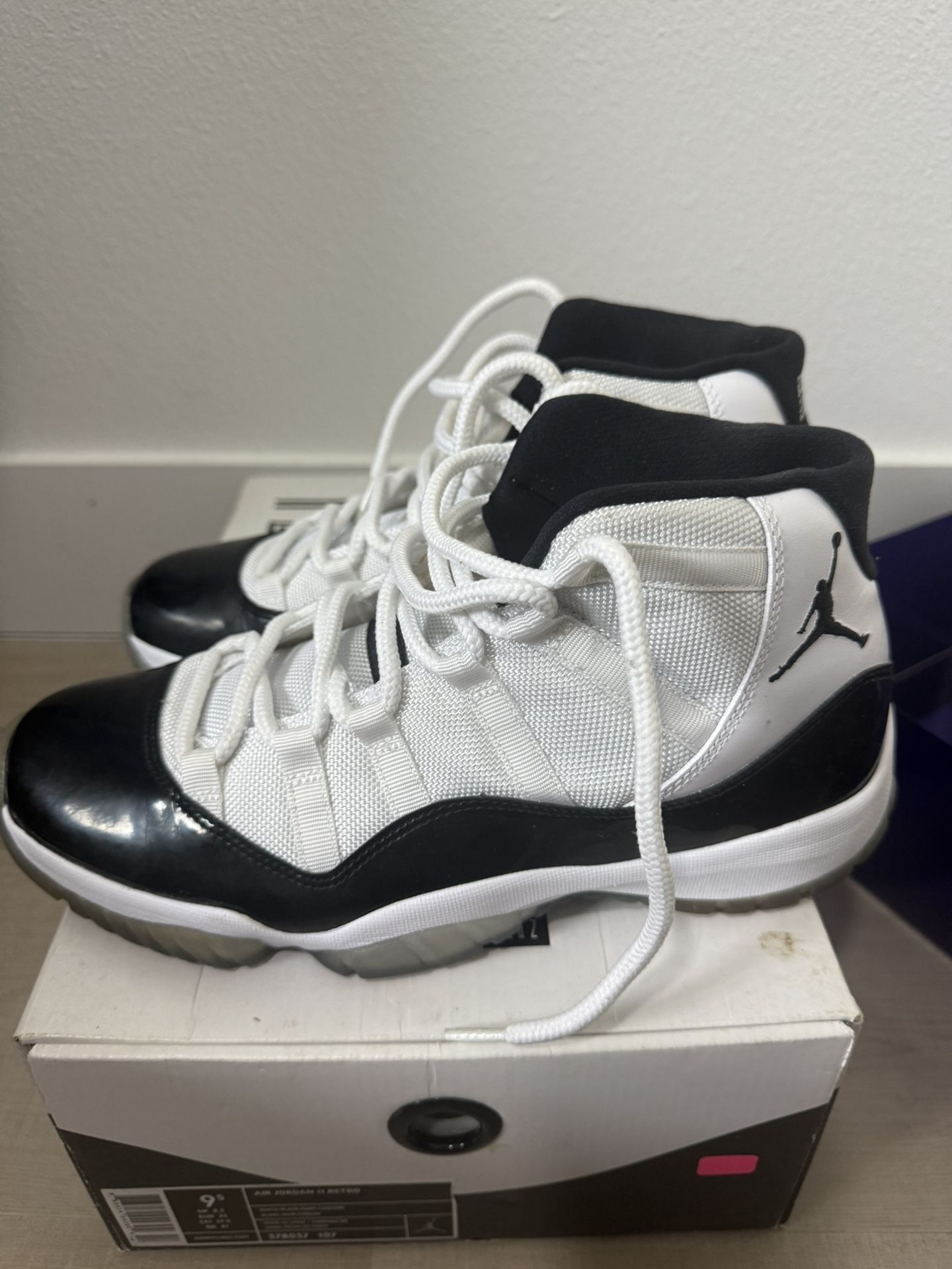 Nike Air Jordan 11 Retro Concord 2011 Sz 9.5