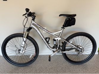 Specialized Myka Medium Frame 26” Tires - Mother’s Day Special