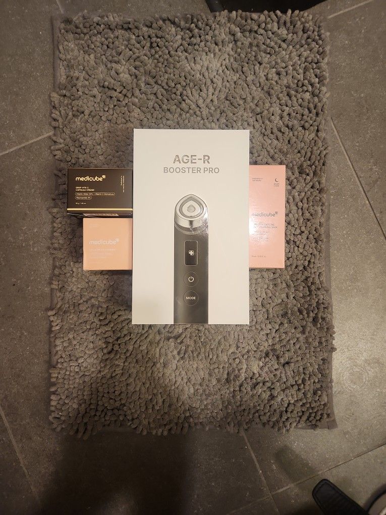 Medicube AGE-R BOOSTER PRO +SKIN CARE PRODUCTS