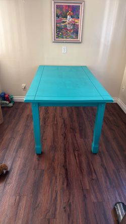 Beautiful wood table with 4 chairs