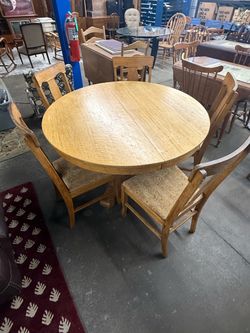Round Oak Pedestal Dining Table with 4 Chairs