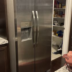 Refrigerator 