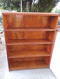 Librero de madera