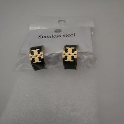 RINGS, EARRINGS AND BRACELET 