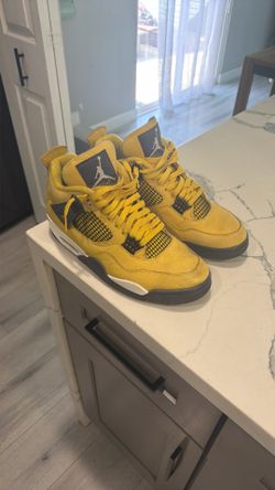 Jordan 4 lightning size 11 used