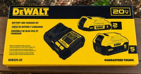 New in box DeWALT 20V MAX Lithium-Ion Battery Kit with 5.0Ah and 2.0Ah Battery and Charger