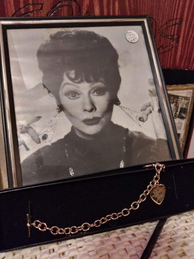 I LOVE LUCY PICTURE AND 14K CHARM BRACELET