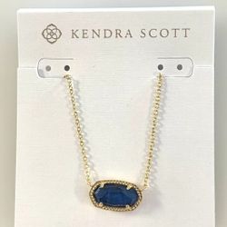 
Elisa Gold Pendant Necklace in Navy Abalone