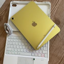 Apple iPad 10th Generation 256GB  With  Keyboard case and Pencil 