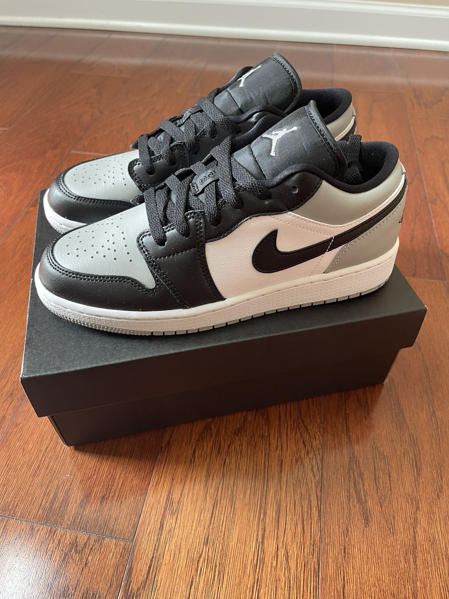 Air Jordan 1 Low Shadow Toe GS Size 5.5yW for Sale in