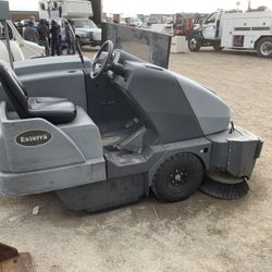 Street sweeper Sit  down commercial Exterra