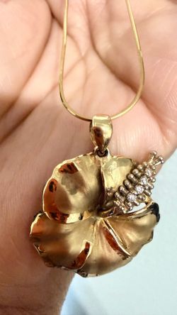 Hawaiian Hisbiscus Necklace