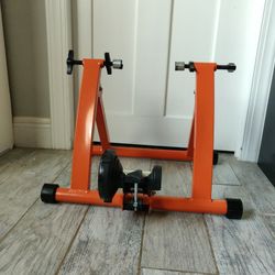 Indoor gym heavy duty bike trainer wheel riser