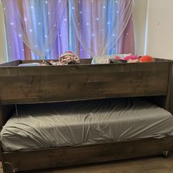 Bunkbed With Trundle 