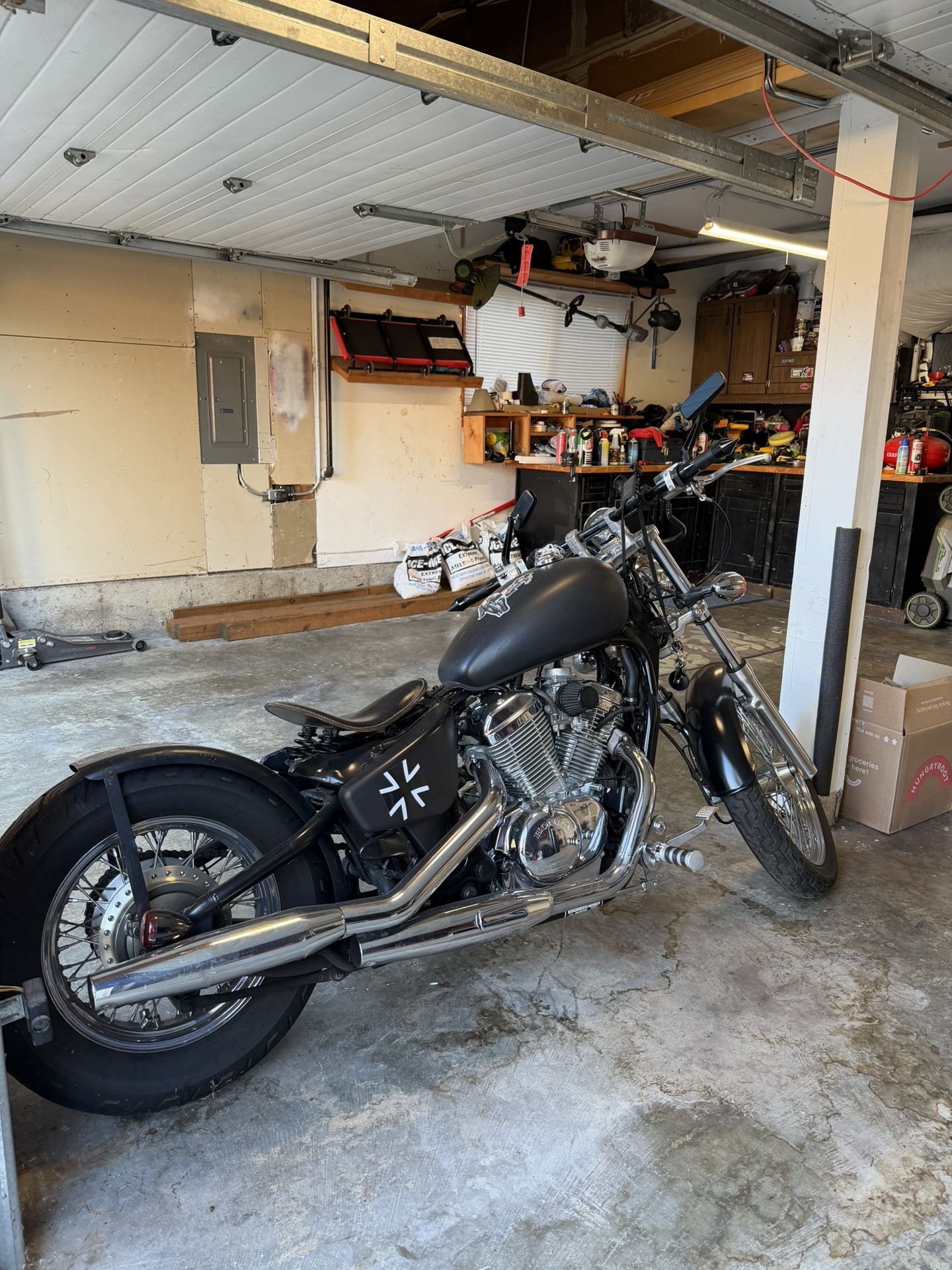 2006 Honda Shadow VLX Deluxe Custom 