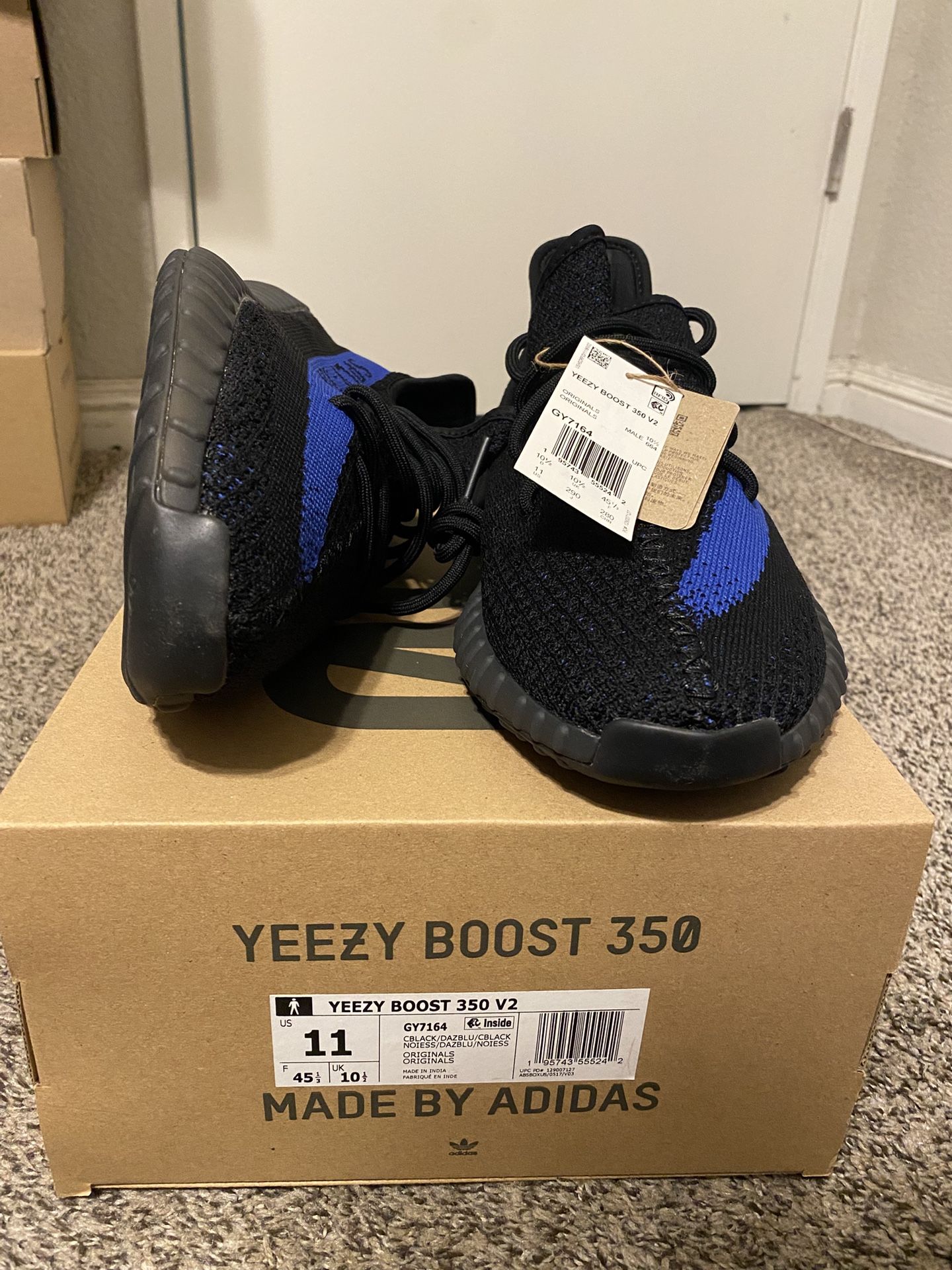 Yeezy Boost 350 V2 Size 11 Dazzling Blue