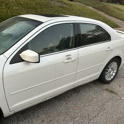 White 2009 Mercury Milan 