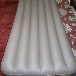 Great Air mattress Like New!