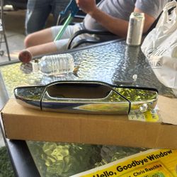 Cadillac Escalade Exterior Door Handle Driver Side 