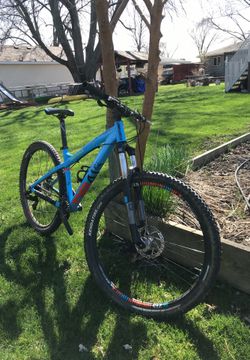 Diamondback hook best sale 27.5 for sale