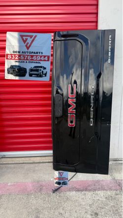 2023 2024 Black GMC Denali 1500 Rear tailgate 3 step with camera
