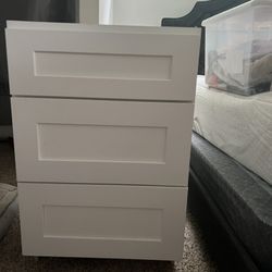 storage drawers 