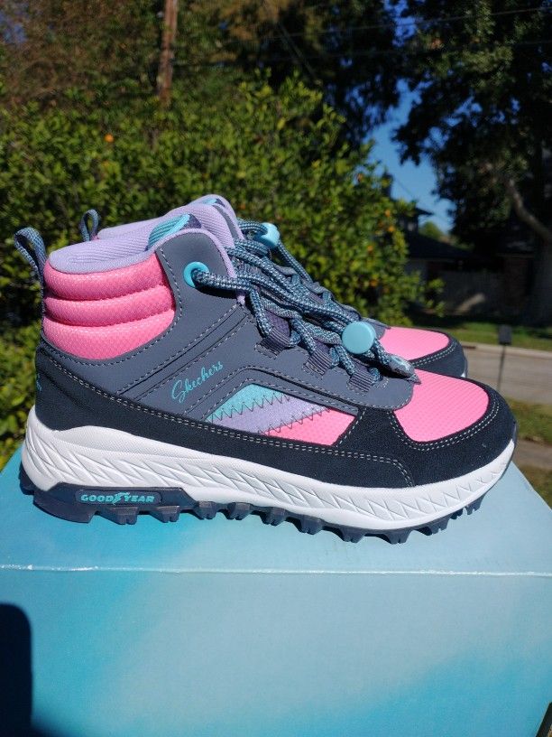 New Skechers Fuse Tread Let's Explore Kids Size 2.5 Boots