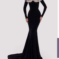 Long Sleeve Gown 