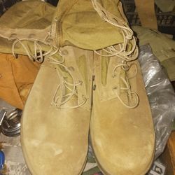 14 W Military Boots