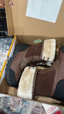 Lugs Boots New Size 7.5
