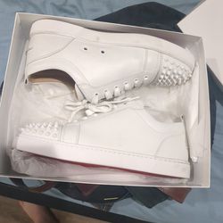 CHRISTIAN LOUBOUTINS RED BOTTOMS WHITE