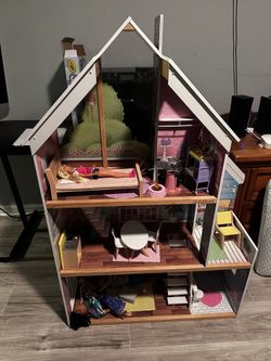 Cute Doll House
