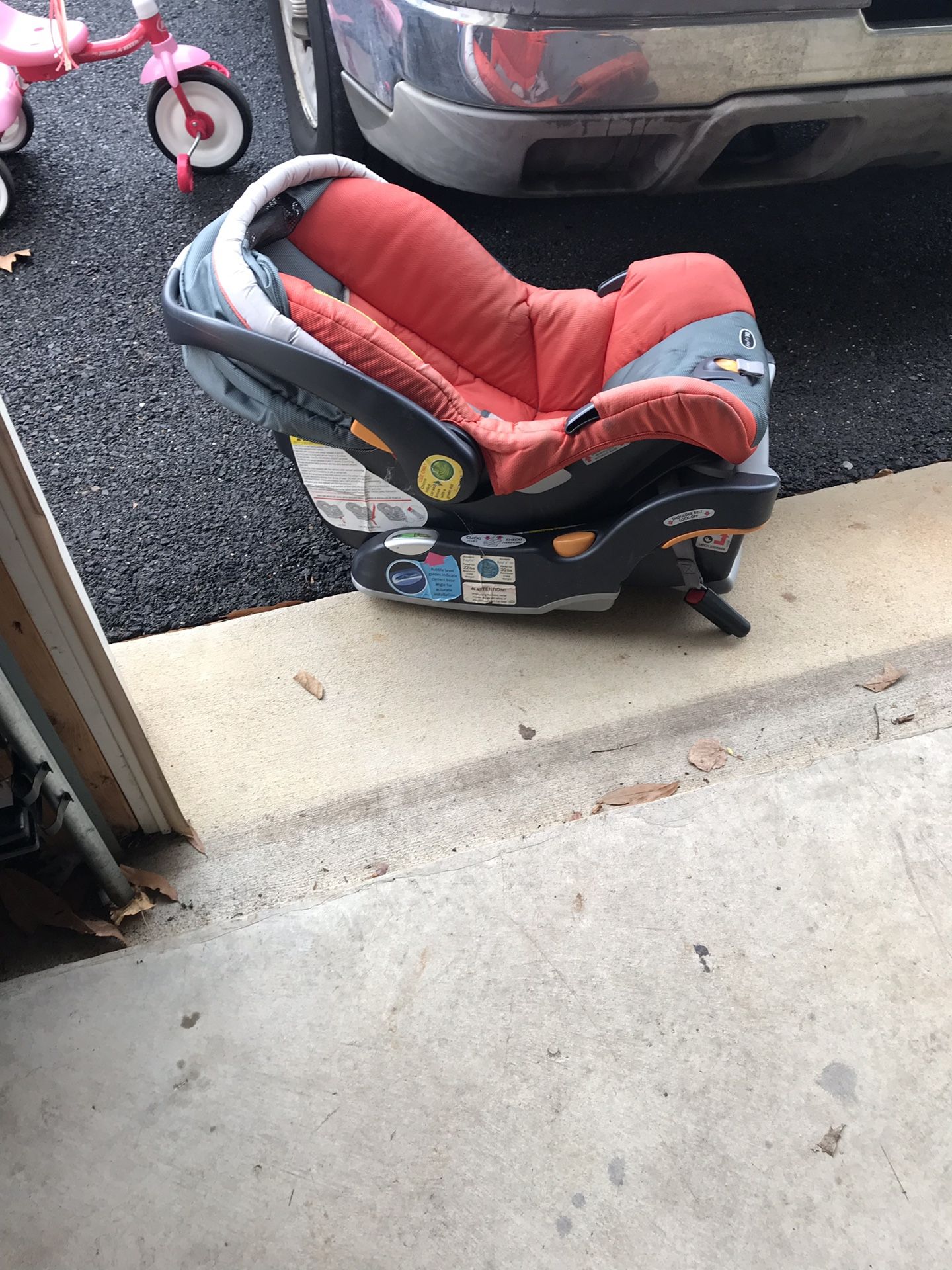 Chicco baby Car seat. Machine washable fabric