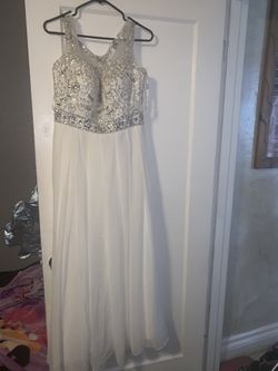 Really nice white dress elegant size XL