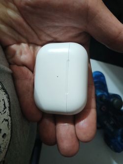 Apple AirPods Charging Case 1 earbud