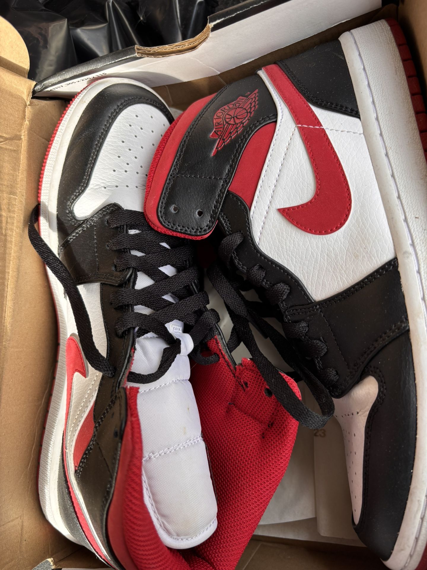 Air Jordan 1 Mid Red Black