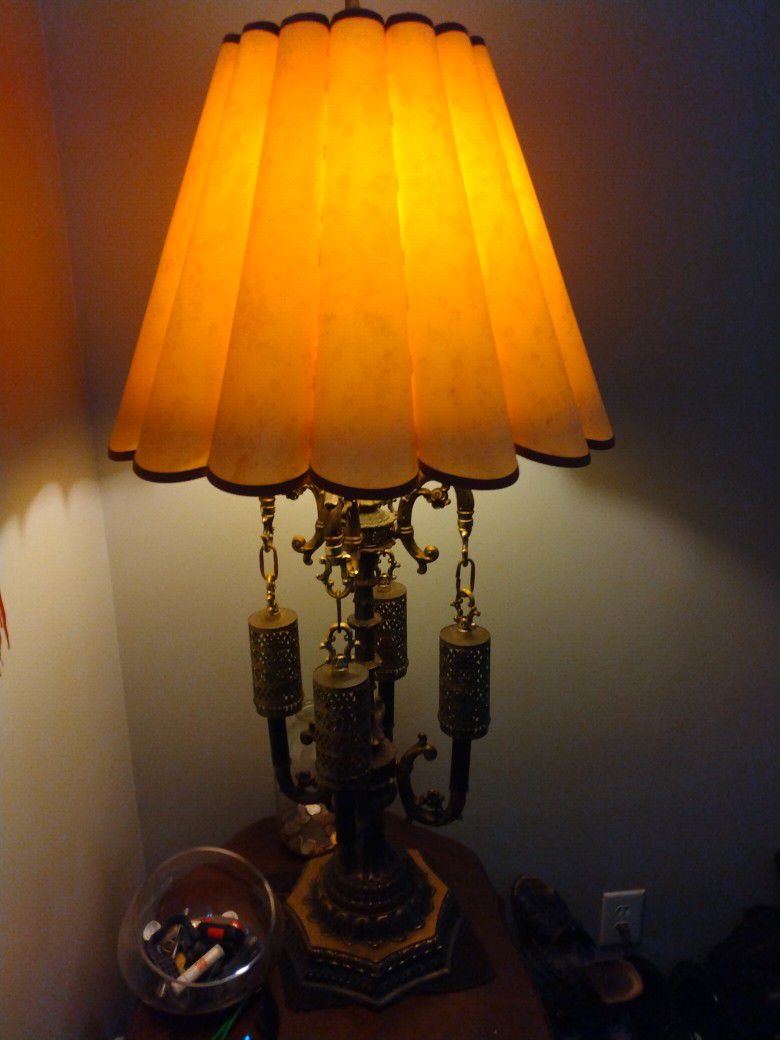 1900 Lamp