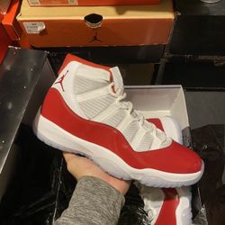 DS Jordan Cherry 11s size 10.5
