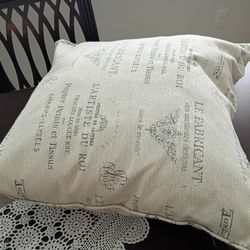 Decorative Pillows 