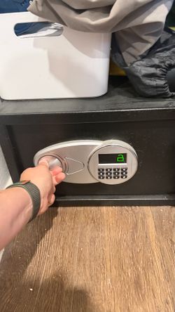 Amazon Basics Electronic Safe
