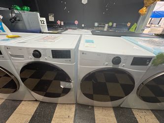 LG Washer And Dryer Set In White