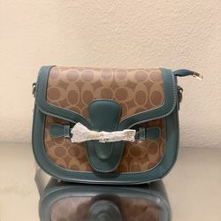 Women saddle-style crossbody bag