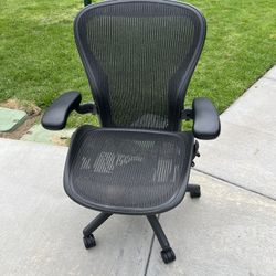  Herman Miller Chair 