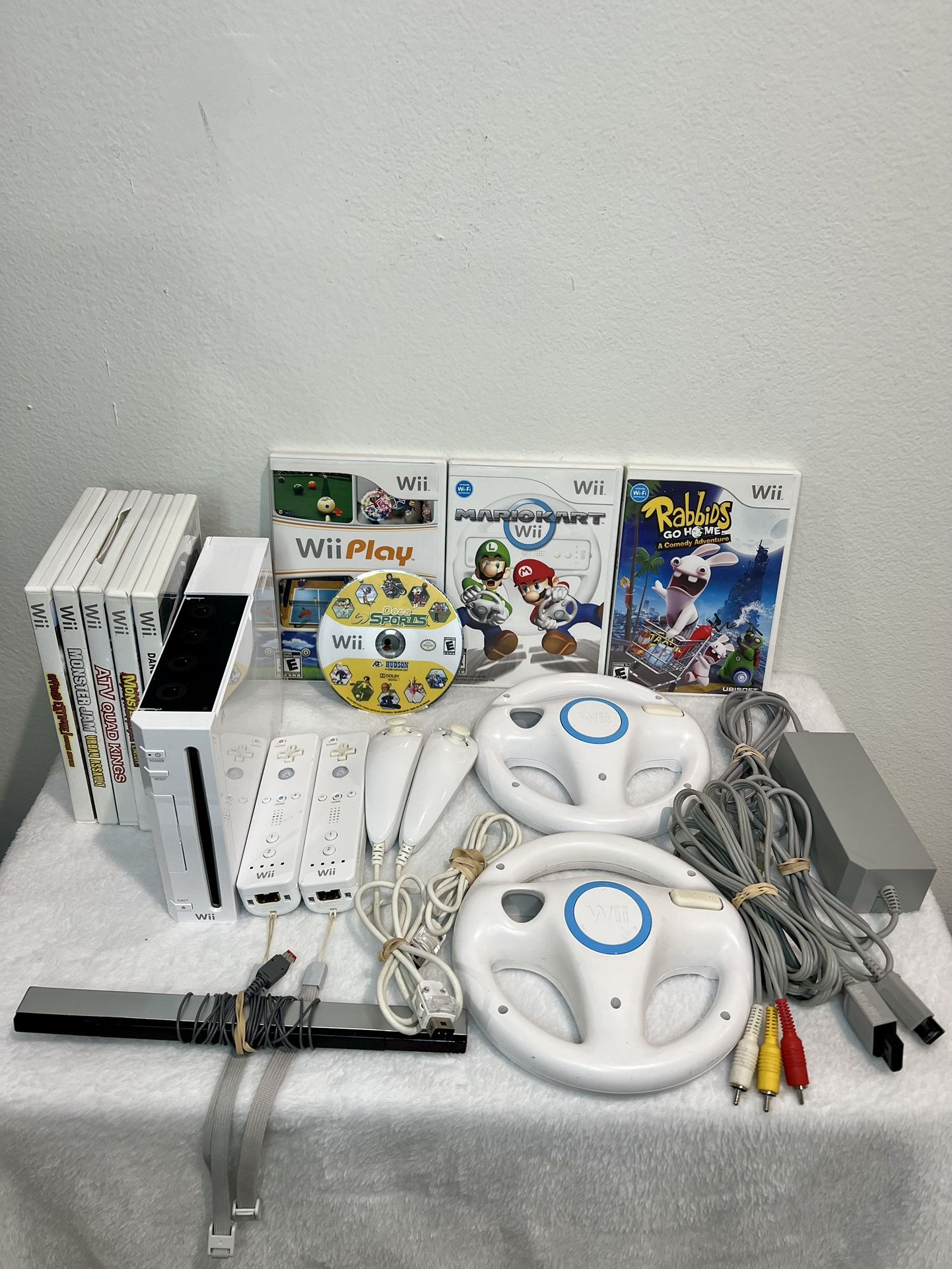 Nintendo Wii Console Bundle RVL-001 model With 9 Games ! Mario Kart ! Much More
